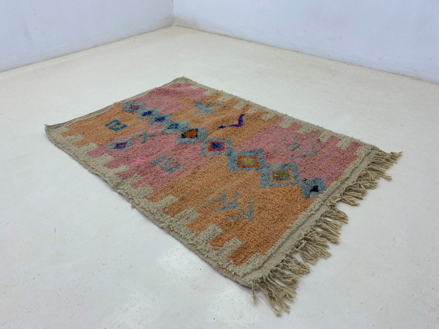 Tapis berbère marocain coloré personnalisé - Tapis berbère fait main.