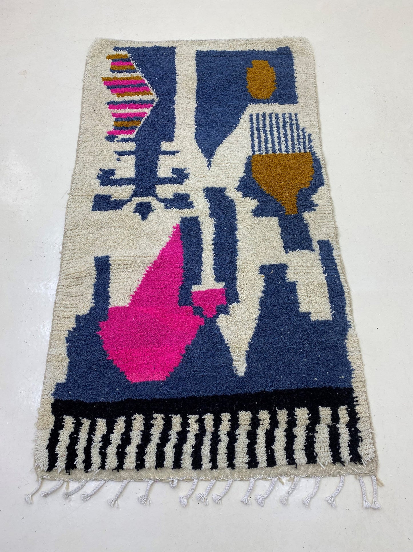 Tapis berbère marocain, tapis contemporain coloré, tapis personnalisé pour le salon.