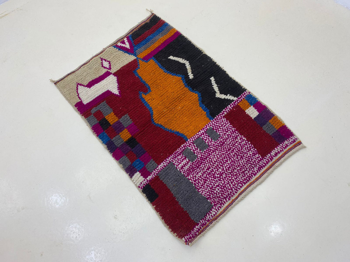 Tapis marocain coloré, tapis personnalisé fait à la main, tapis berbère sur commande.