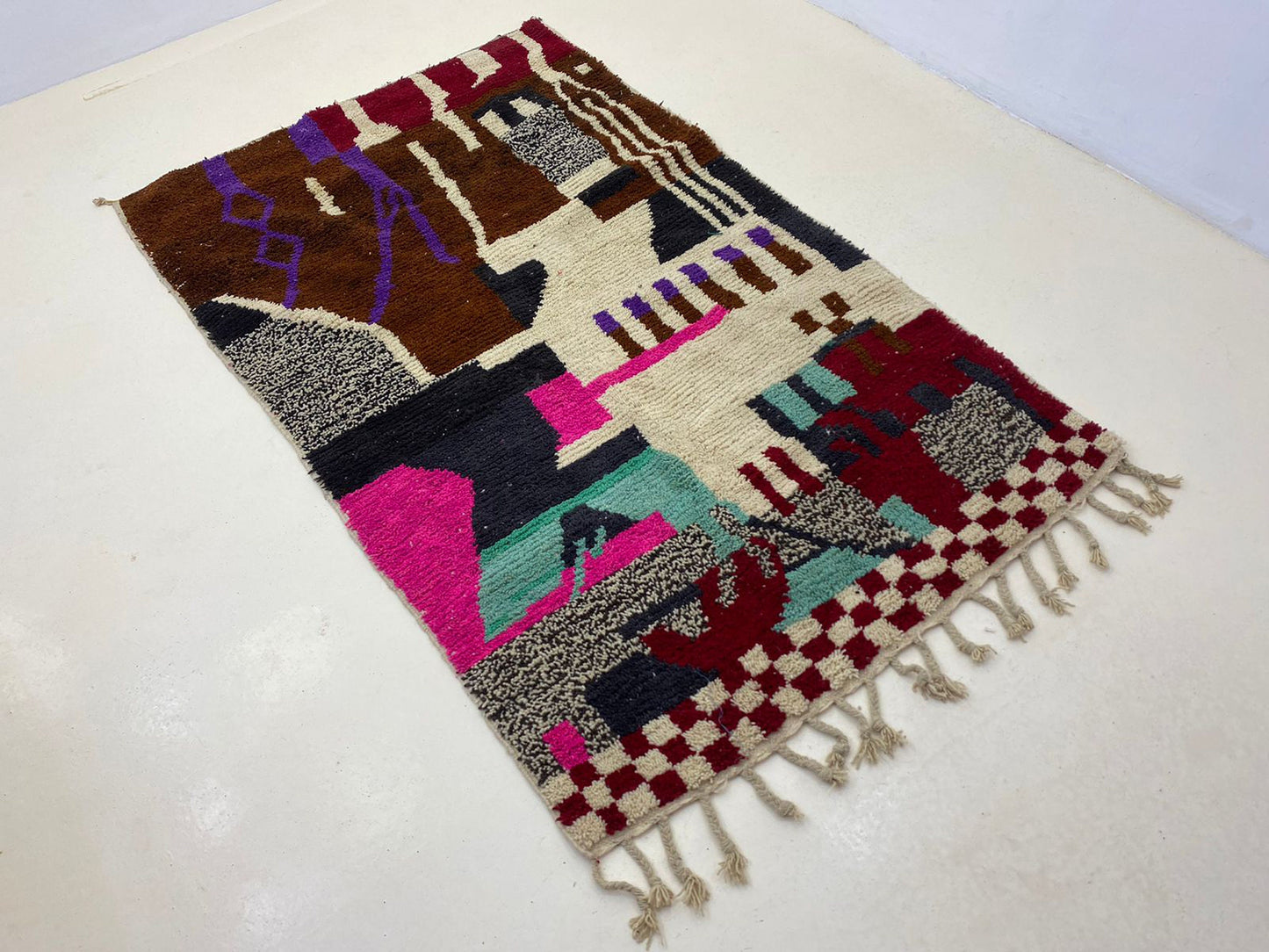 Tapis marocain noué à la main sur mesure, tapis en laine berbère tissé à la main.