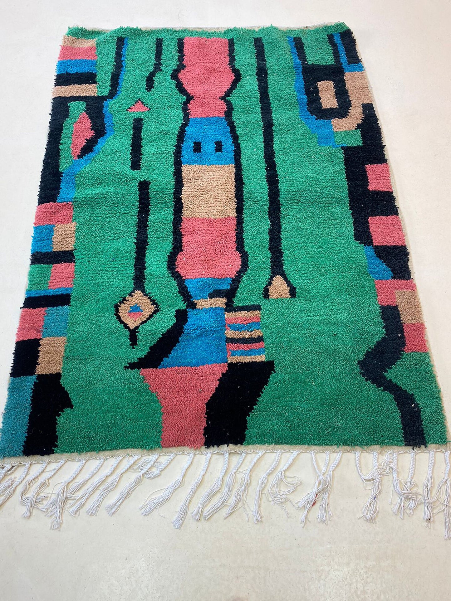 Tapis fait main - Tapis vert personnalisé, tapis berbère marocain en laine vibrante.