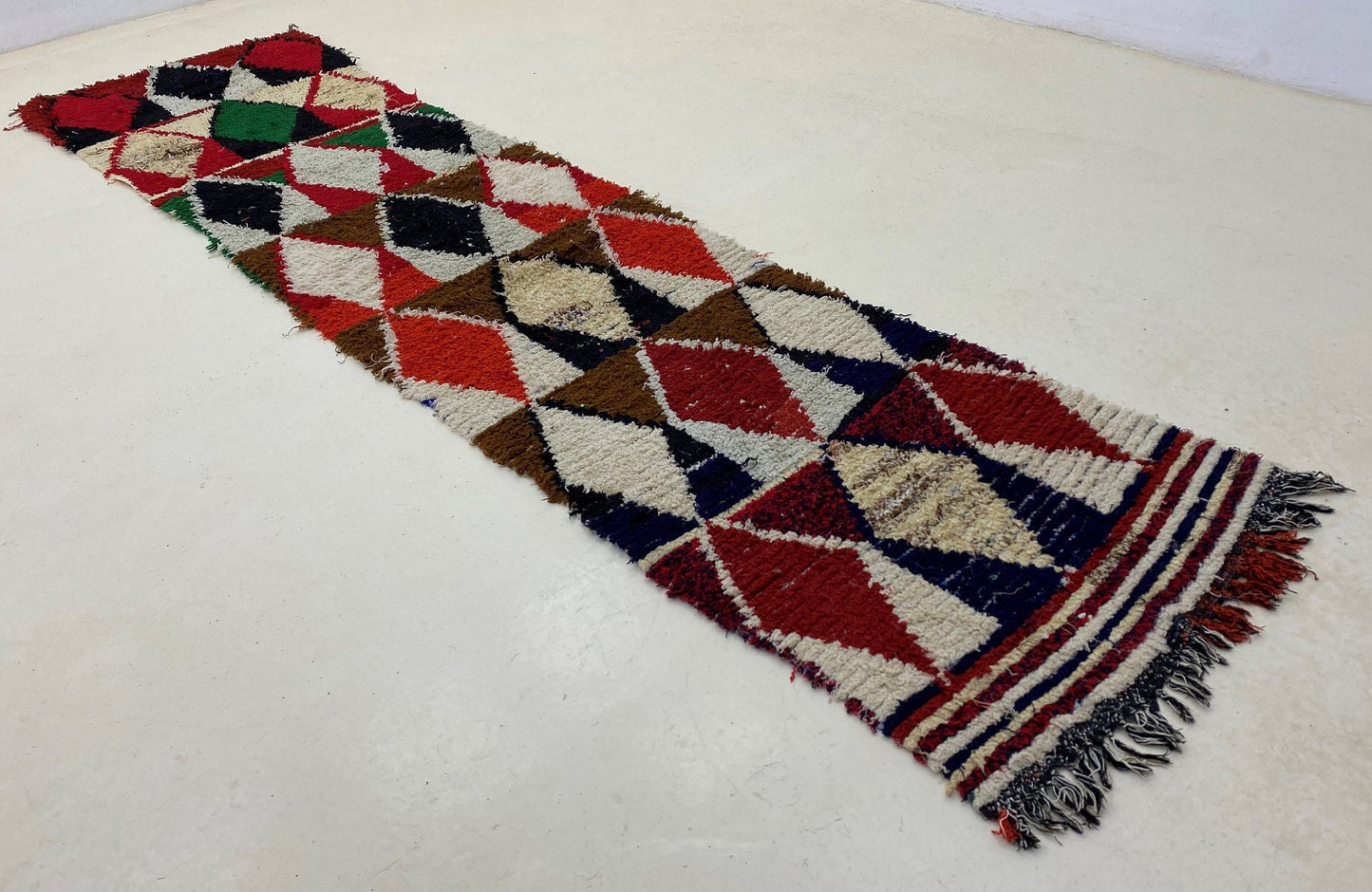 Tapis de couloir marocain étroit et coloré de 2 x 10 pieds.