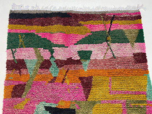 Tapis berbère marocain personnalisé fabriqué à la main, tapis de décoration de salon dynamique.