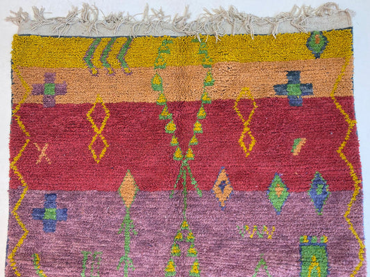 Tapis berbère marocain, tapis en laine tissé à la main sur mesure.