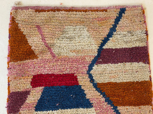 Tapis de couloir marocain tissé à la main personnalisé et vibrant, tapis de couloir en laine berbère colorée.