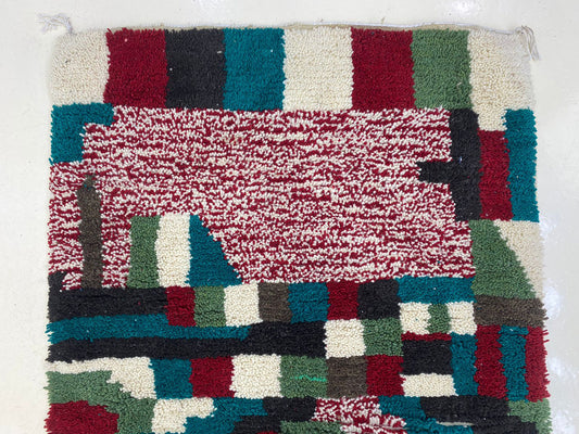 Tapis en laine unique du Maroc, tapis d'intérieur fabriqué à la main.