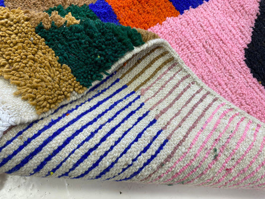 Tapis bohème marocain fait main, tapis berbère en laine tissé à la main.