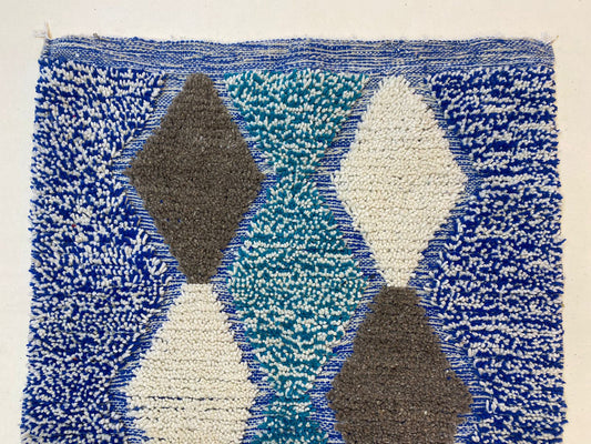 Tapis en laine marocain fait à la main, tapis de décoration d'intérieur personnalisé unique.