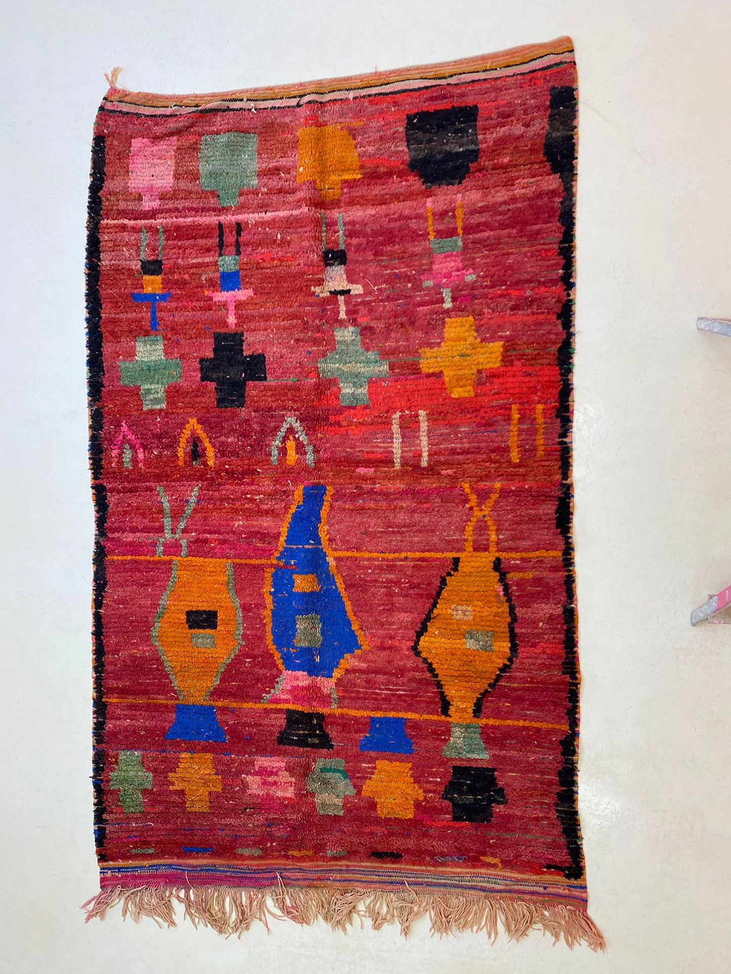 Tapis berbère personnalisé fait main, tapis marocain authentique pour votre maison.