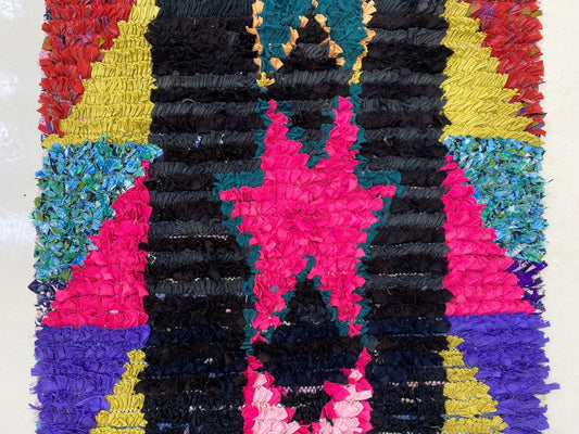 Tapis de couloir marocain Boucherouite 3x10, vintage, élégant et stylé.