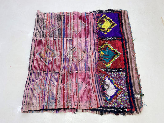 Tapis marocain vintage Boucherouite 4x7, décor bohème unique.