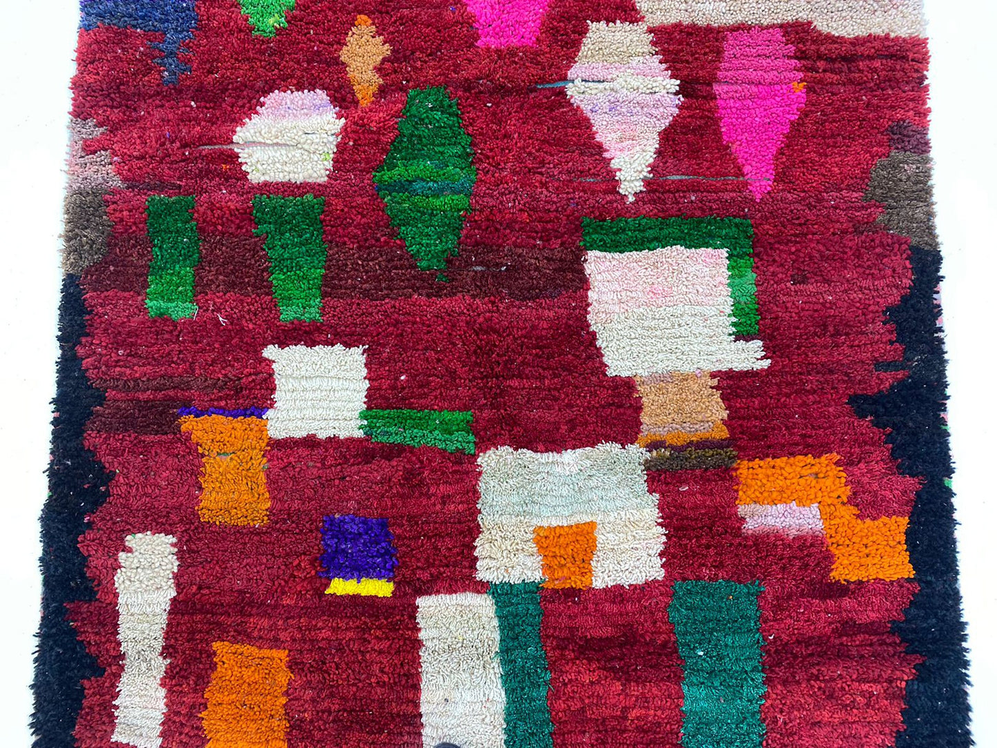 Tapis berbère marocain fabriqué à la main, tapis personnalisé unique.