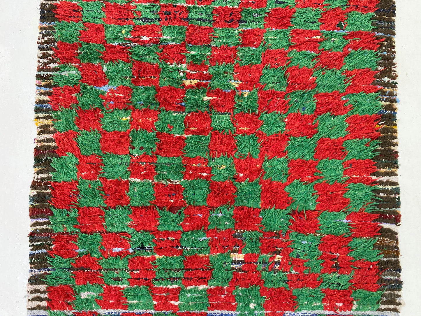 Tapis de couloir marocain à carreaux 3x10, décoration d'intérieur bohème chic.