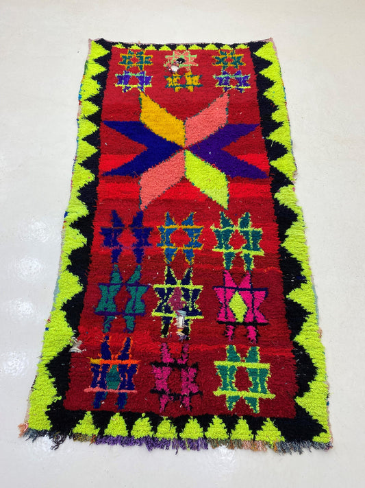 Tapis marocain vintage berbère coloré 4x8 pieds.