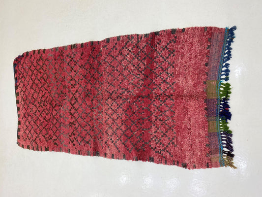 Vintage Moroccan Rug (3.6x7.1 FT) – Timeless Berber Area Rug.