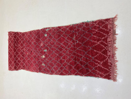 Tapis de couloir marocain authentique 3x8, tapis de couloir en laine tissée.