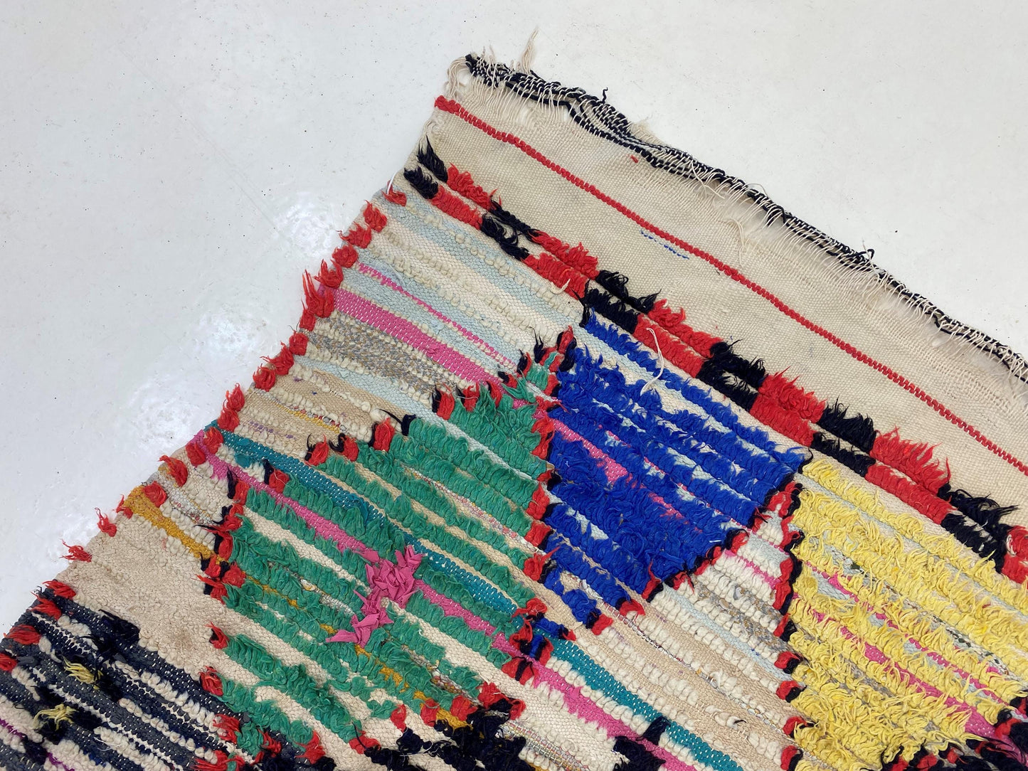 4x6 Moroccan Dimond Vintage Area rug.
