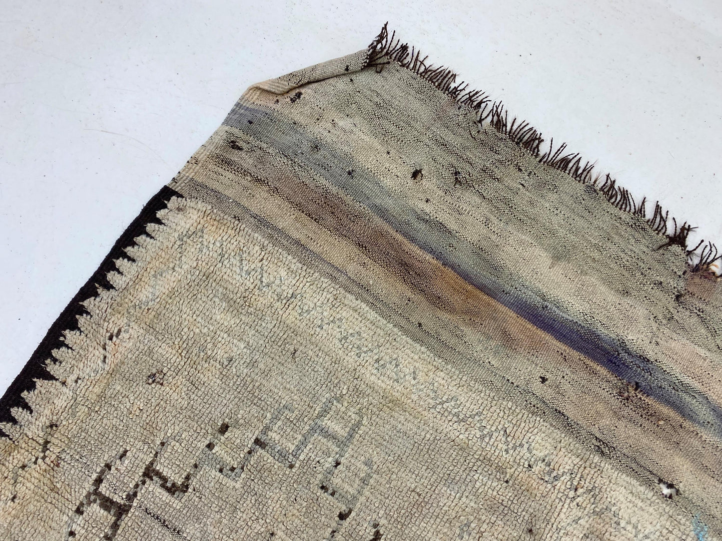 5.5x11 Vintage Moroccan Rug, Bohemian Berber rug.