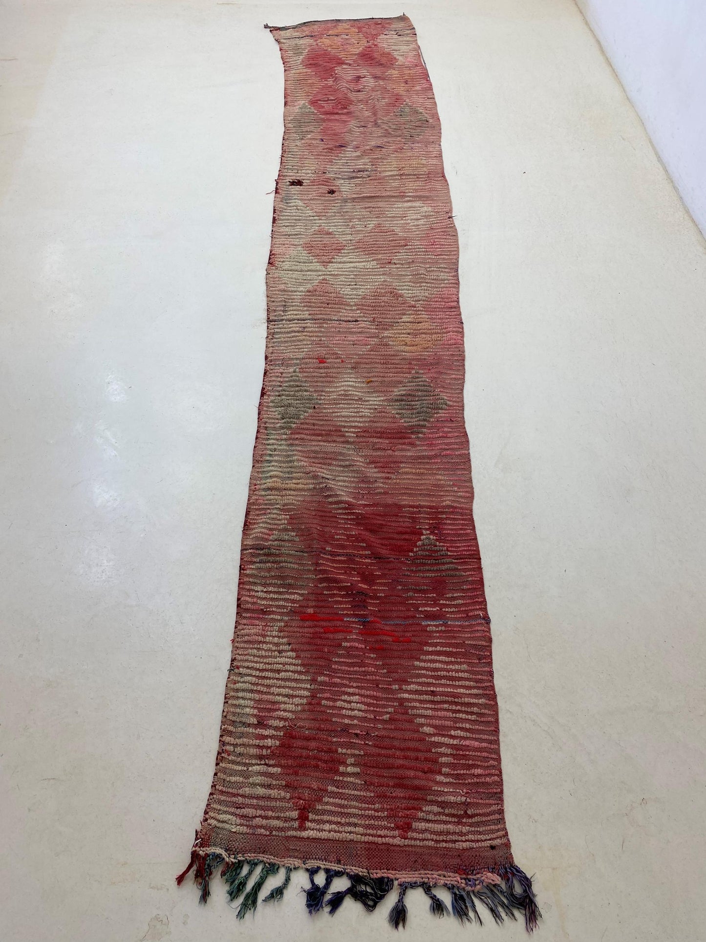 Tapis de couloir marocain vintage extra long 2x14.