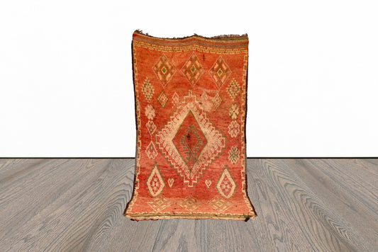 Moroccan vintage Berber rug 6x10 ft.