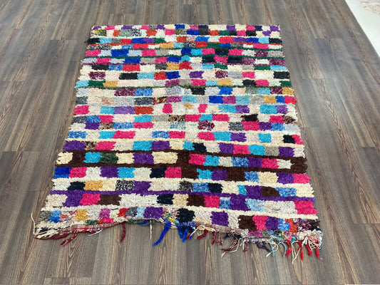 Tapis marocain Boucherouite coloré de 4 x 5 pieds, tapis berbère vintage à rayures.