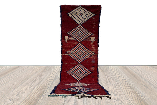 Tapis de couloir étroit berbère marocain 2x9 pieds, tapis de couloir à poils longs en laine tissée vintage.