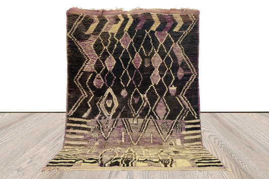 6x8 feet, vintage Carpet Moroccan, Boujaad large area rug.