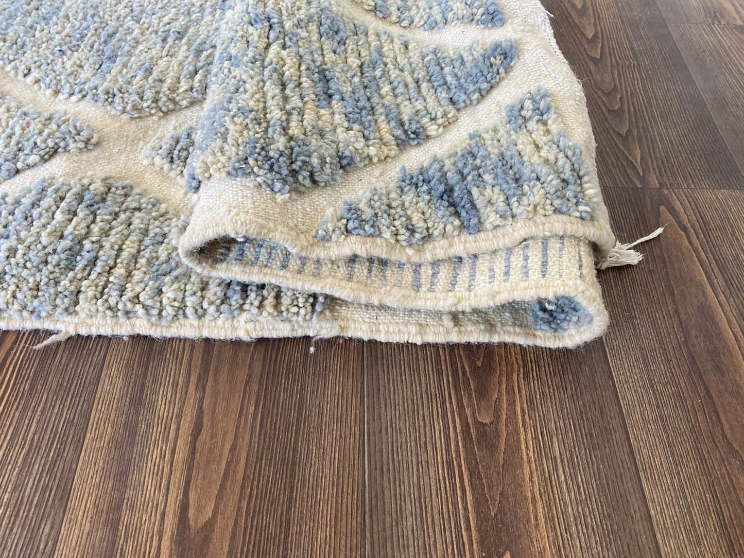 6x4 Blue and White Wool blend Rugs. Handmade Moroccan Diamond area Rug.