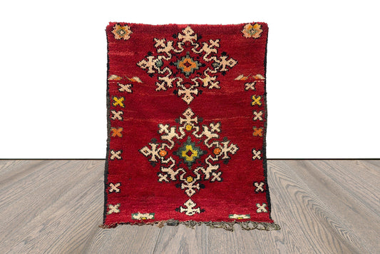 Petit tapis vintage en laine rouge 3x4, tapis berbère marocain tissé à la main.