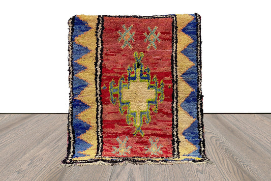 Tapis marocain Boucherouite vintage petit et coloré 3x5.