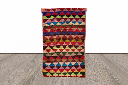 Tapis de couloir marocain vintage coloré de 2 x 4 pieds.