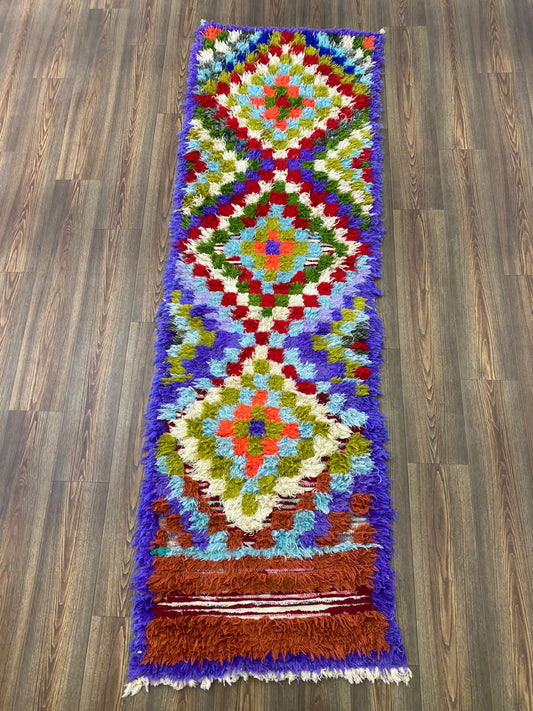 Tapis vintage coloré 3x9. Tapis étroit à carreaux marocain.
