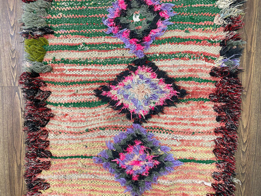 Tapis vintage étroit 3x8, tapis marocain usé.