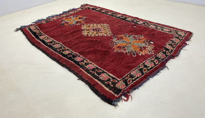 Vintage Moroccan wool area rug 5x7 ft.