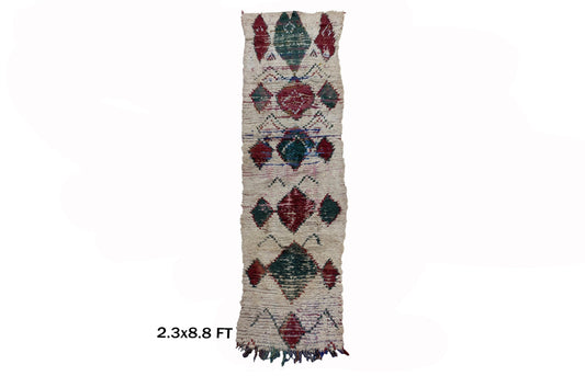 Tapis de couloir marocain vintage 2x9 avec diamants vibrants, décoration d'intérieur bohème.