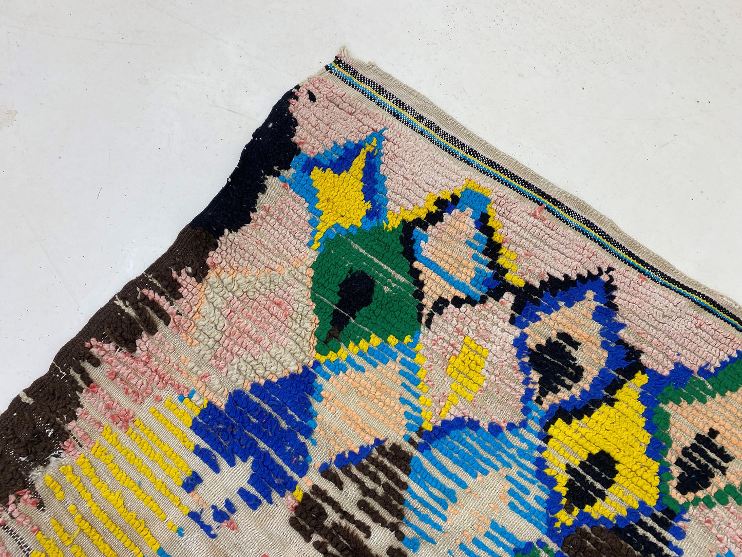 5x9 Moroccan Area Rug, Authentic Vintage Decor.