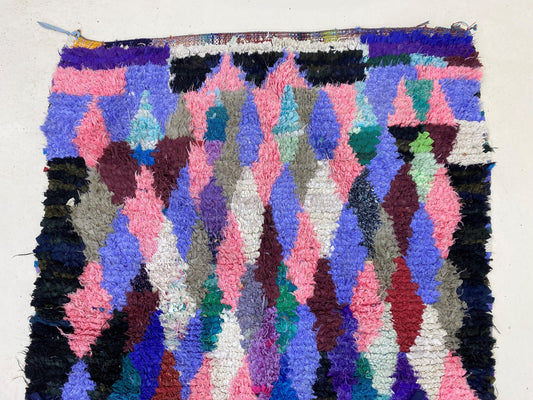 Tapis de couloir marocain 4x10, tapis de couloir vintage à diamants, tapis berbère en laine colorée.