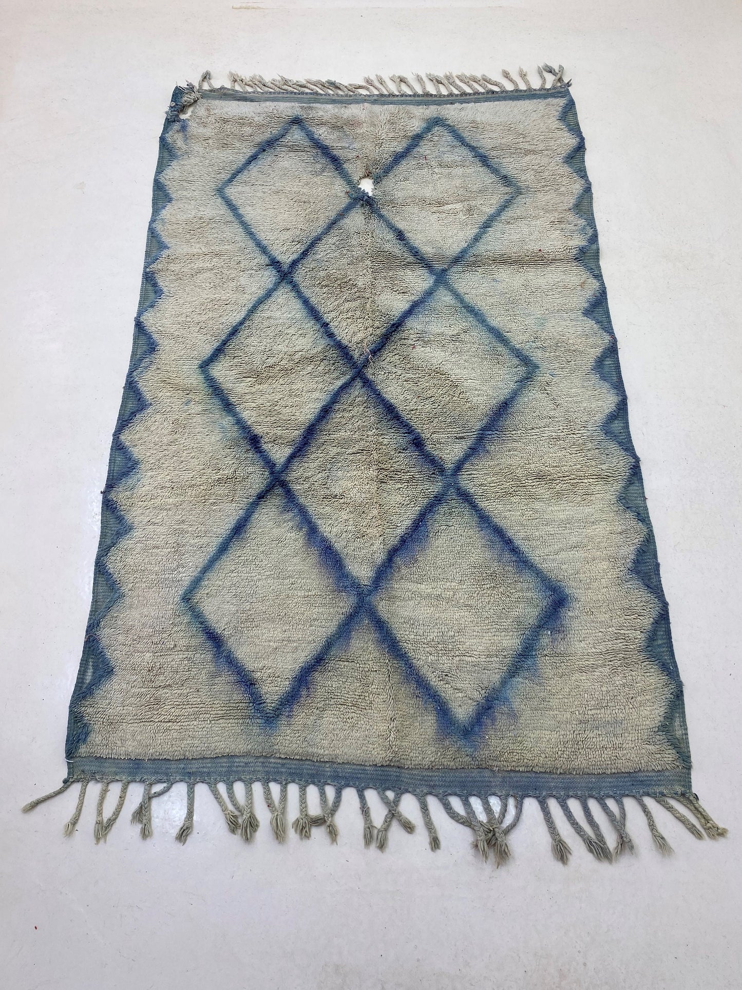 5x8 Diamond Moroccan Area Rug, Diamond Traditional Rug.