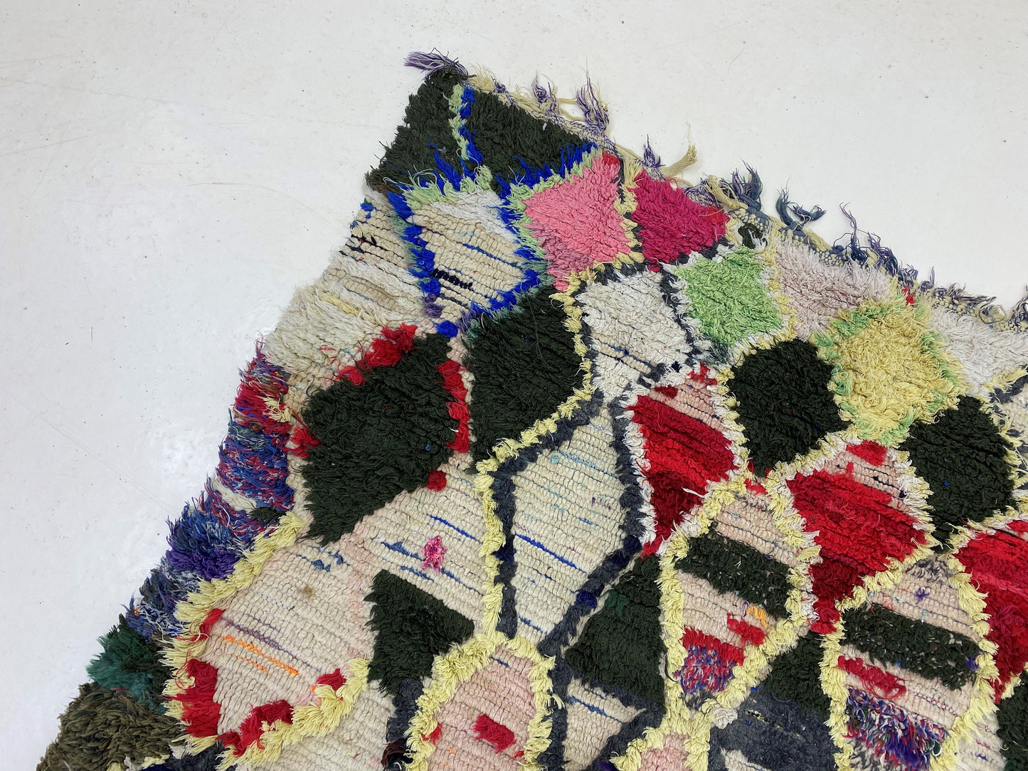 Moroccan Rug Runner, 4x9 Boho Vintage Home Decor Runner.